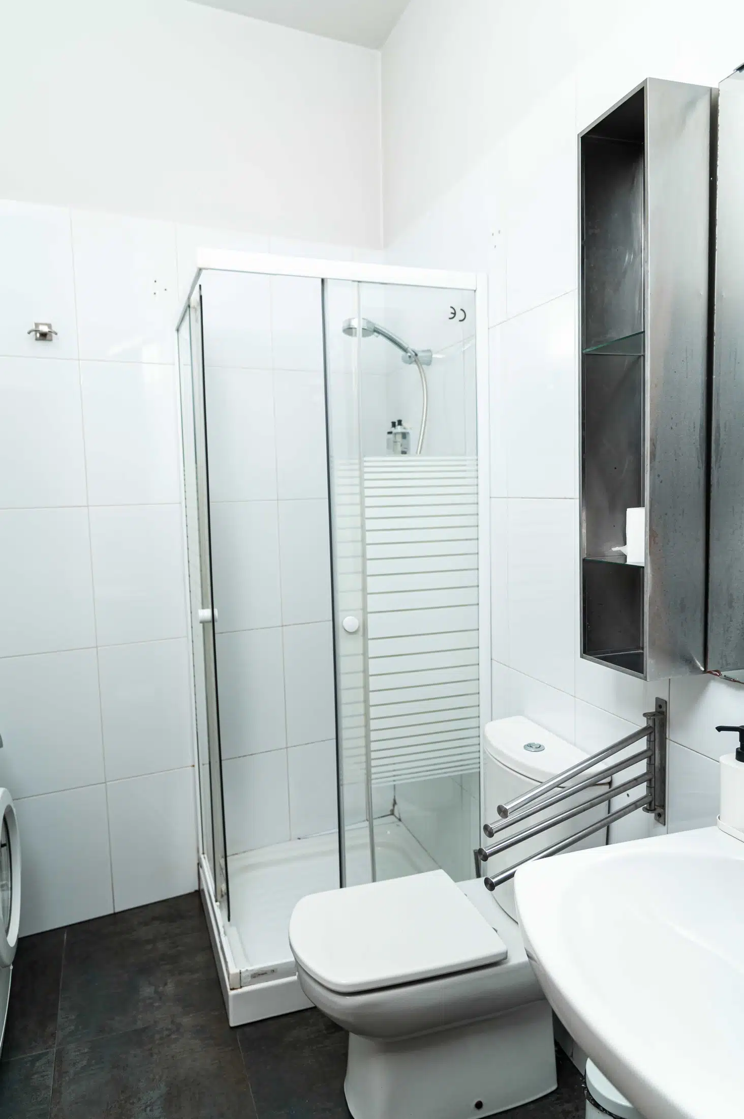 Detalle de baño funcional en Casa de Correos