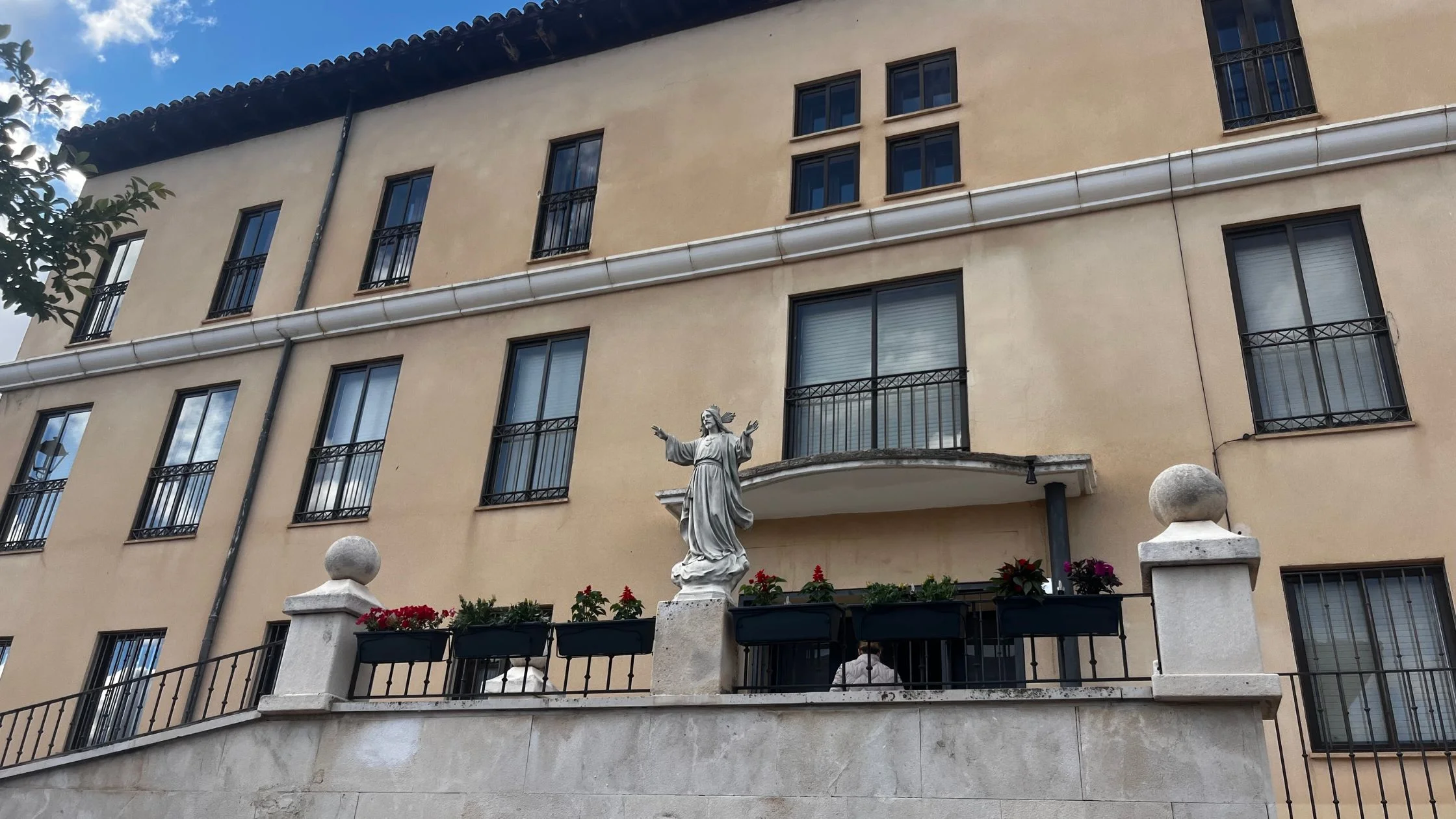 Fachada de El Convento en Molina de Aragón